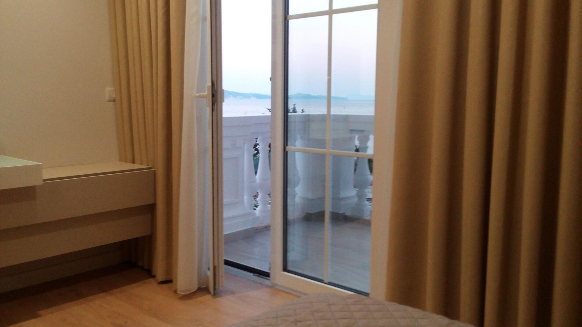 Hotel Vila Kalcuni ساراندا المظهر الخارجي الصورة