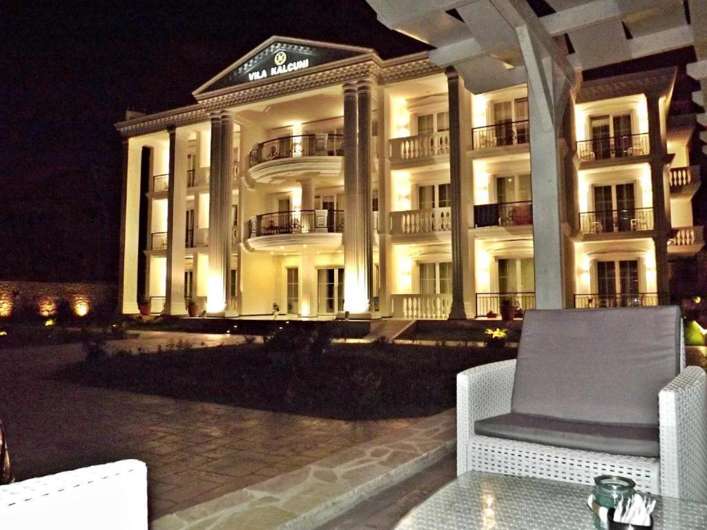 Hotel Vila Kalcuni ساراندا المظهر الخارجي الصورة