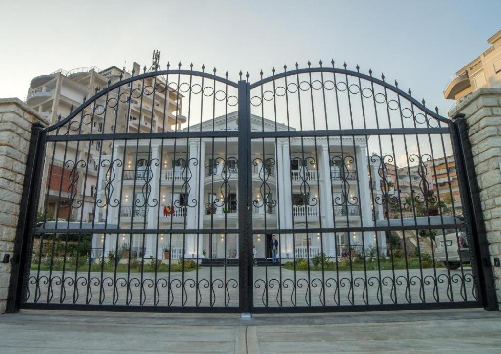 Hotel Vila Kalcuni ساراندا المظهر الخارجي الصورة