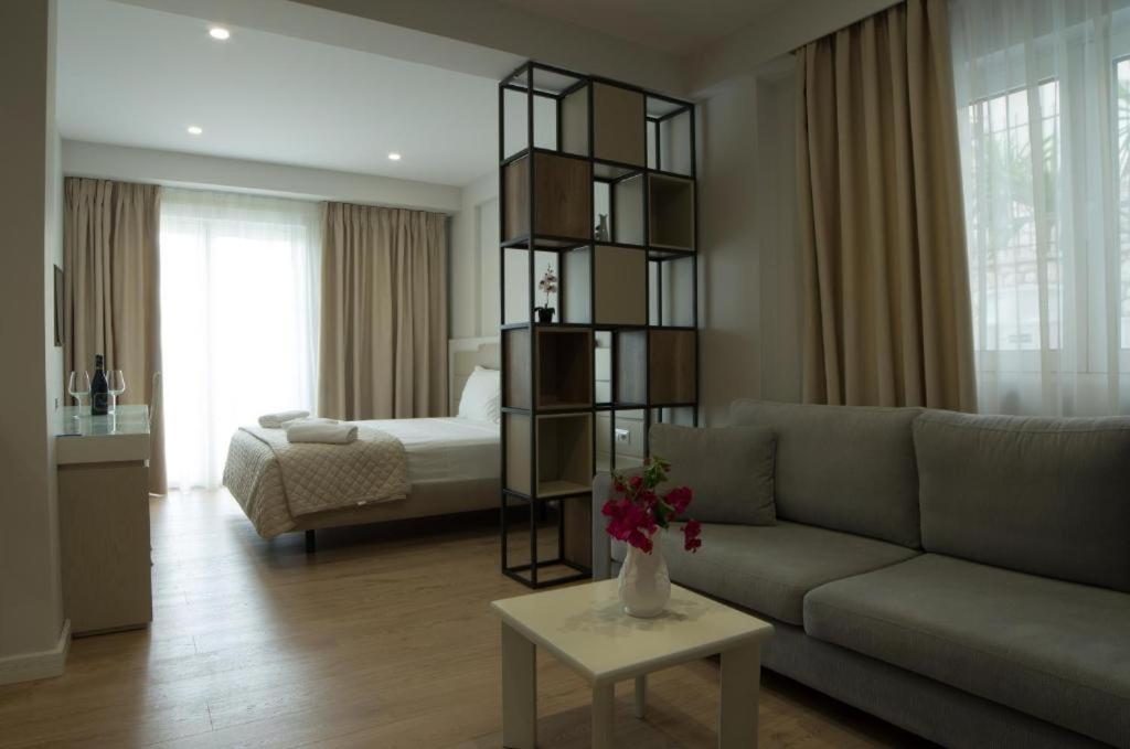 Hotel Vila Kalcuni ساراندا المظهر الخارجي الصورة