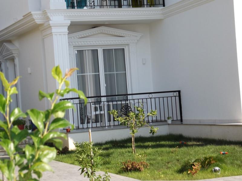Hotel Vila Kalcuni ساراندا المظهر الخارجي الصورة